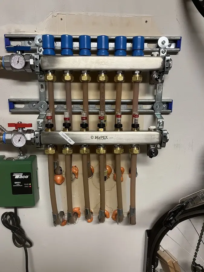 Plumber performing Gas Leak Detection at a residential property in Bethalto